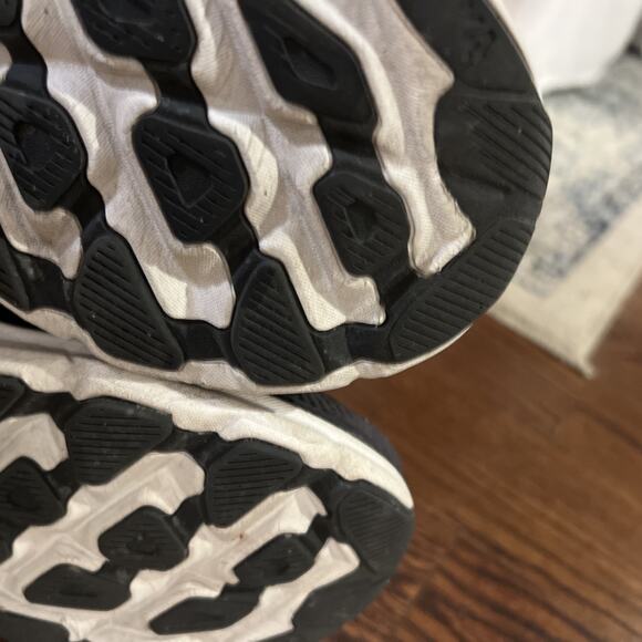 Hoka One One Clifton 9 Wide Women's 8D Black White Running Sneakers 1132211 - Picture 9 of 9